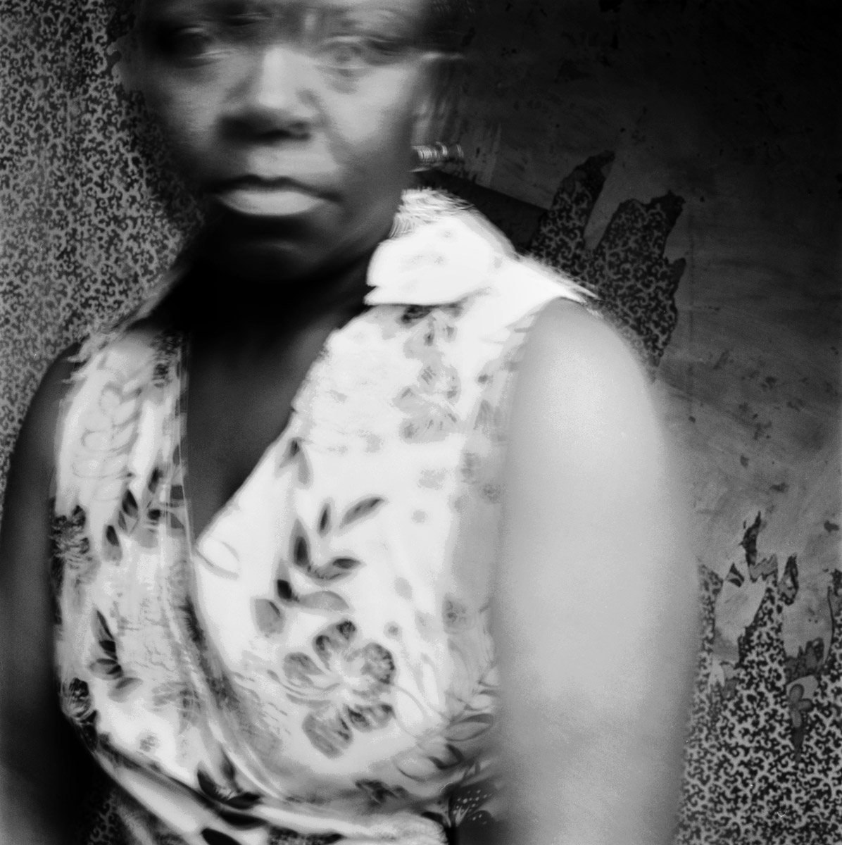 Hélène Amouzou, Autoportrait, Molenbeek, 2007-2011.