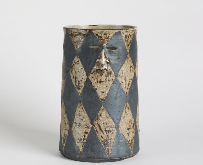 Harlequin Vase with Face (2011)